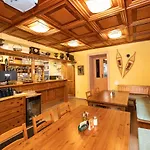 Guest house Adelka 3*