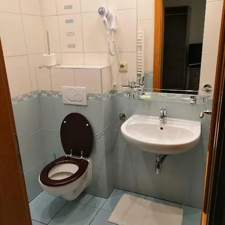 Adélka 3*